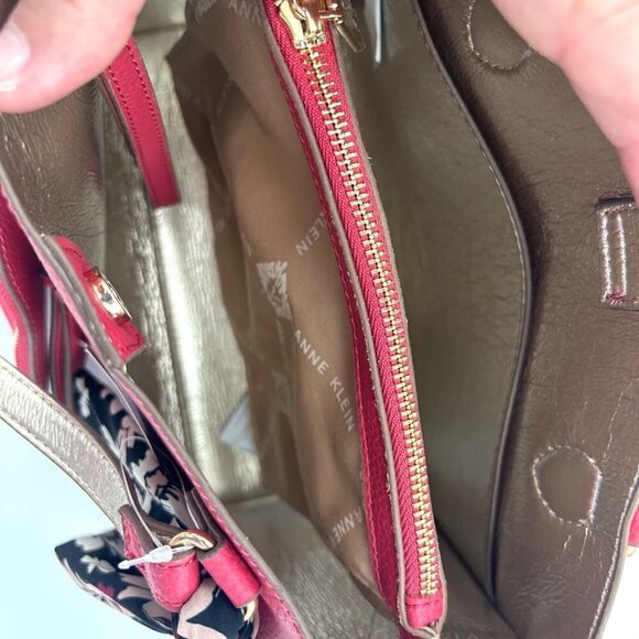 NWT ANNE KLEIN PINK BLAKE POP SATCHEL PURSE WRISTLET SET W/ SCARF - Picture 5 of 6